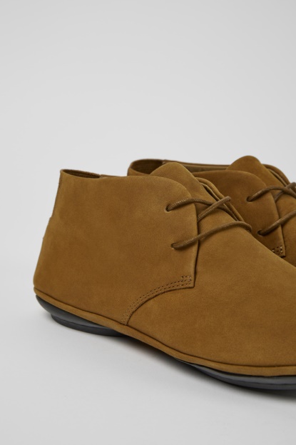 Camper Desni Rjavi ženski čevlji Iz Nubuka Novo Prispeli