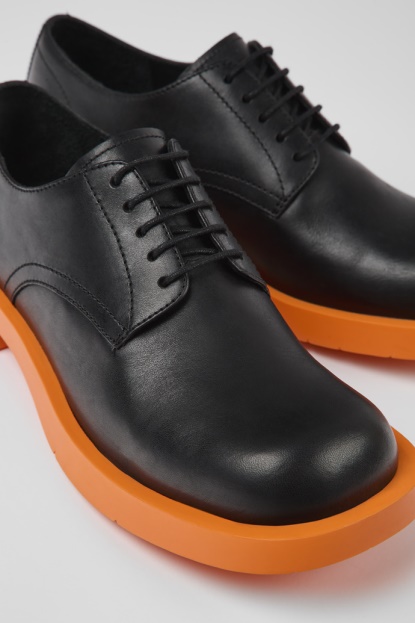 črni Usnjeni ženski čevlji Camper Design Mil 1978